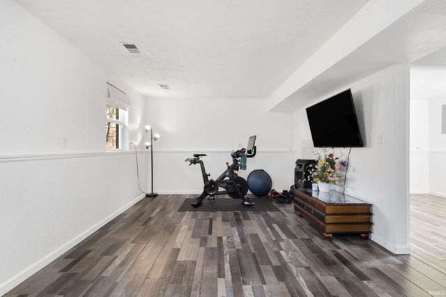 52235 Helmen Avenue, South Bend, IN 46637