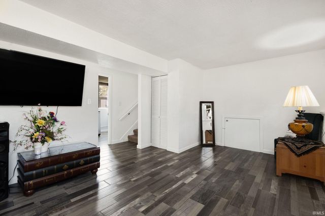 52235 Helmen Avenue, South Bend, IN 46637