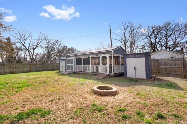 52235 Helmen Avenue, South Bend, IN 46637