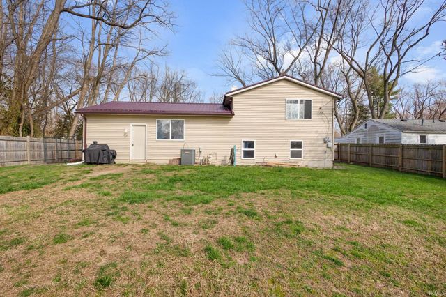 52235 Helmen Avenue, South Bend, IN 46637