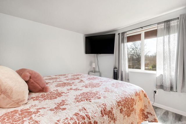 52235 Helmen Avenue, South Bend, IN 46637