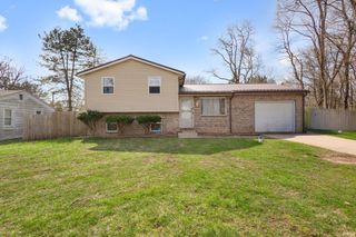 52235 Helmen Avenue, South Bend, IN 46637