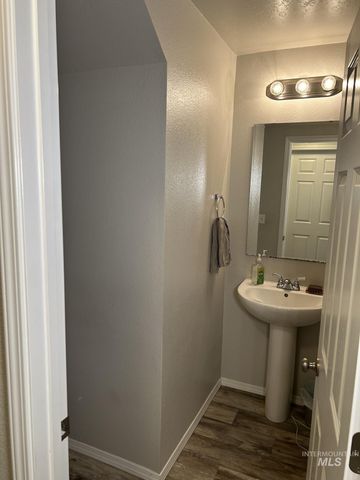 5614 Barkley Way, Caldwell, ID 83607