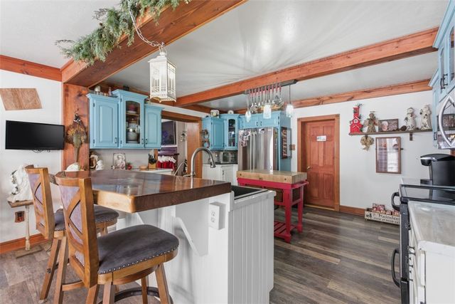 2976 Henderson Road, Mt Pleasant Twp, PA 15301