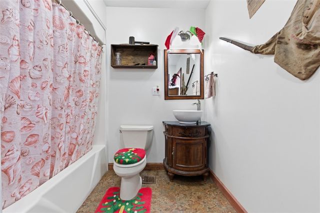 2976 Henderson Road, Mt Pleasant Twp, PA 15301