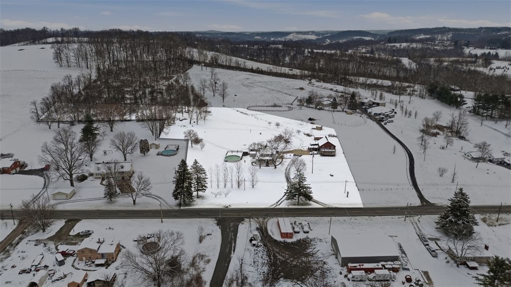 2976 Henderson Road, Mt Pleasant Twp, PA 15301