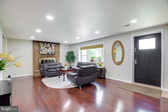 8407 SPRUCE ST, Manassas, VA 20111