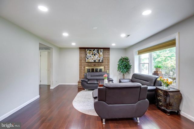 8407 SPRUCE ST, Manassas, VA 20111