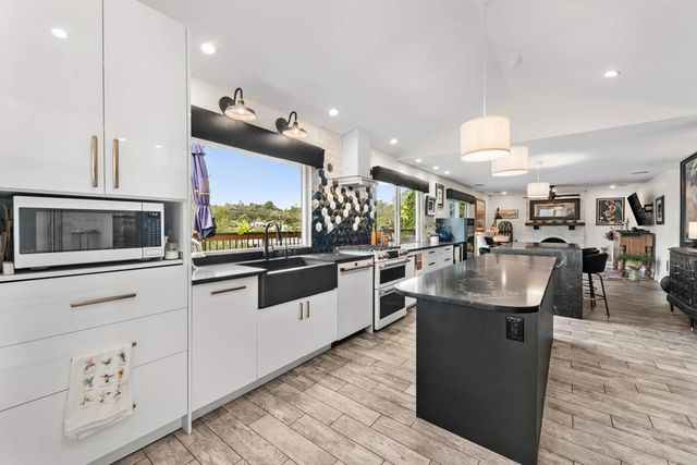 370 Spanish Spur, Fallbrook, CA 92028