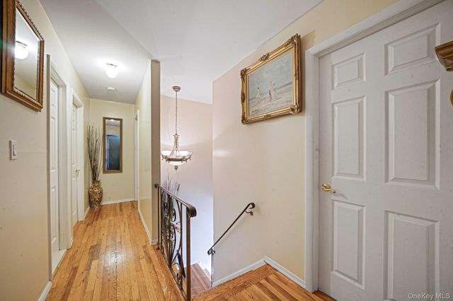 65 Avenue D, Farmingville, NY 11738