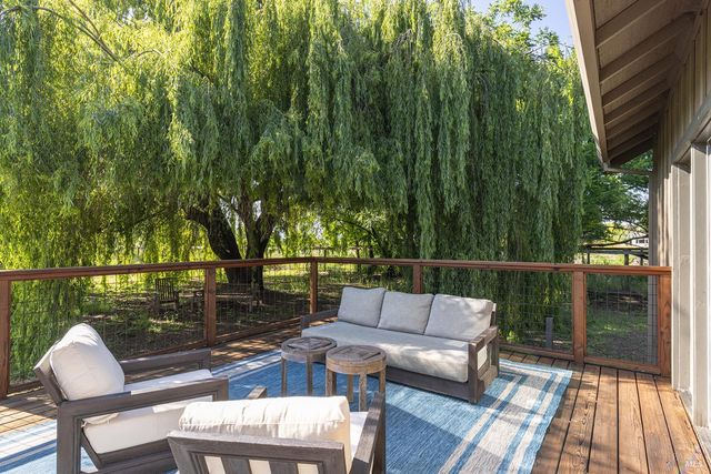 14631 Kinley Dr, Healdsburg, CA 95448