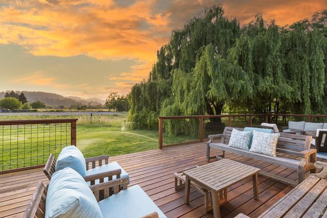 14631 Kinley Dr, Healdsburg, CA 95448