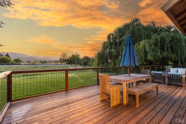 14631 Kinley Dr, Healdsburg, CA 95448