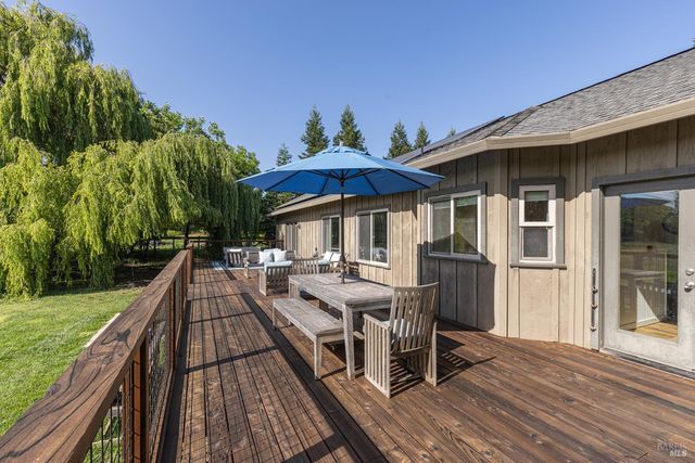 14631 Kinley Dr, Healdsburg, CA 95448