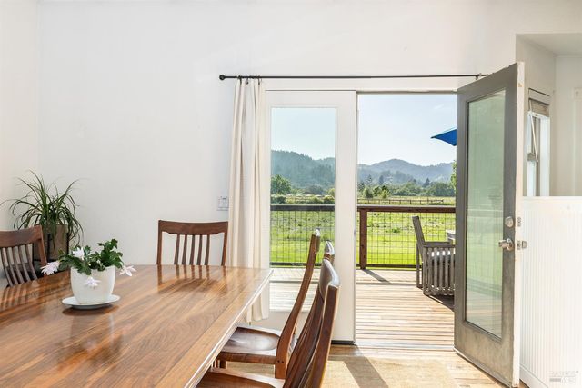 14631 Kinley Dr, Healdsburg, CA 95448