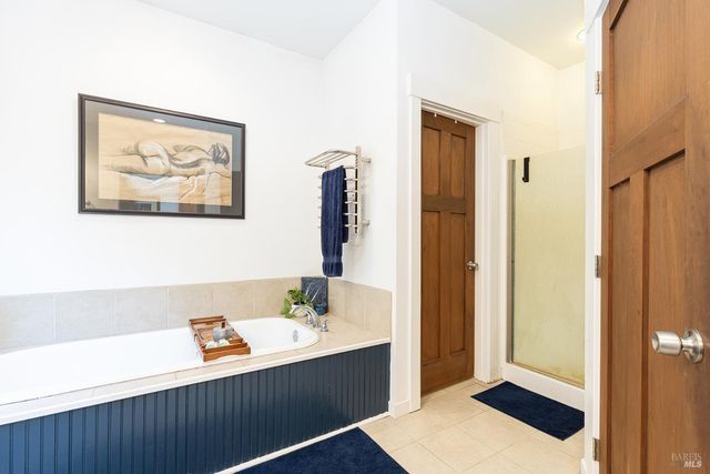 14631 Kinley Dr, Healdsburg, CA 95448