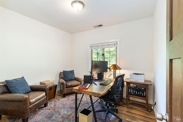 14631 Kinley Dr, Healdsburg, CA 95448