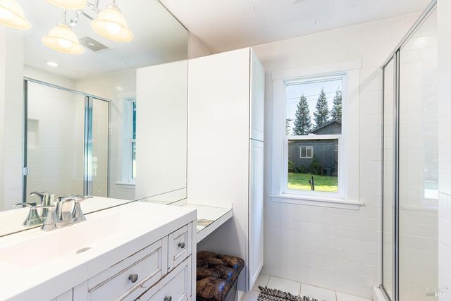 14631 Kinley Dr, Healdsburg, CA 95448