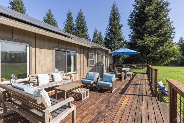 14631 Kinley Dr, Healdsburg, CA 95448