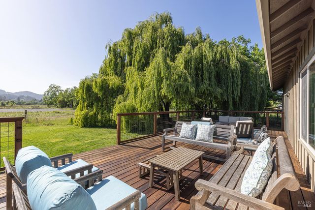 14631 Kinley Dr, Healdsburg, CA 95448