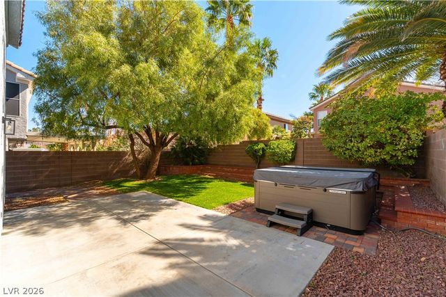 9813 Peseo Cresta Avenue, Las Vegas, NV 89117