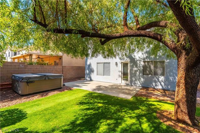 9813 Peseo Cresta Avenue, Las Vegas, NV 89117