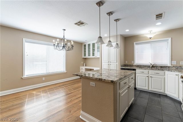 9813 Peseo Cresta Avenue, Las Vegas, NV 89117