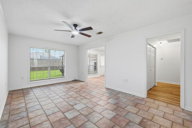 305 Louis Dr, Houma, LA 70364