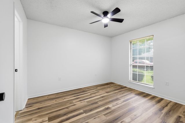 305 Louis Dr, Houma, LA 70364