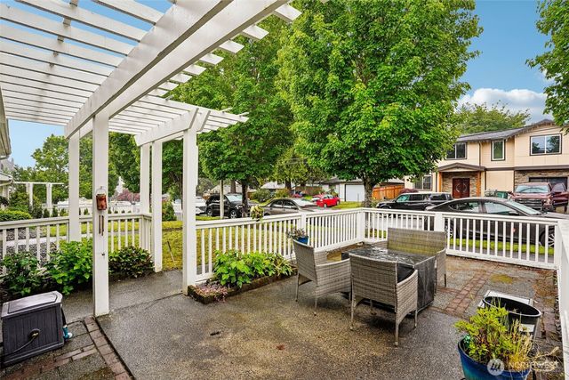 3723 NE 6th Street, Renton, WA 98056