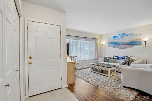 3723 NE 6th Street, Renton, WA 98056