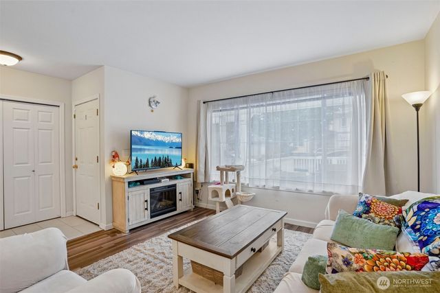 3723 NE 6th Street, Renton, WA 98056