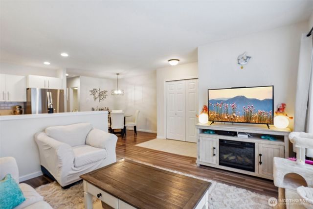 3723 NE 6th Street, Renton, WA 98056