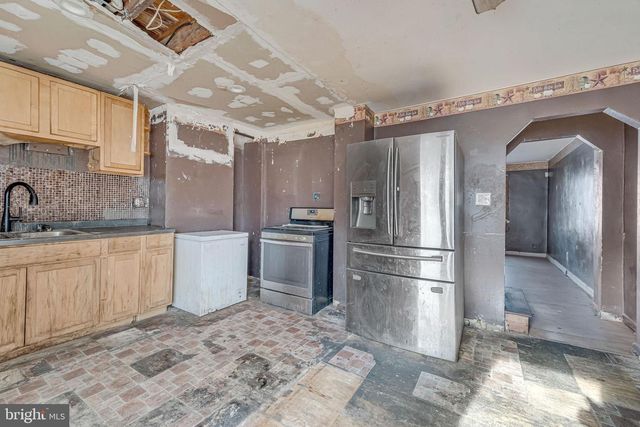 2936 ROYDEN ST, Camden, NJ 08105