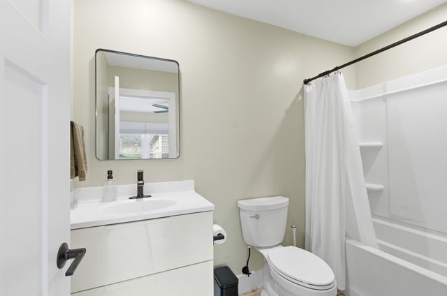 7779 Newport Drive, Clarkston, MI 48348