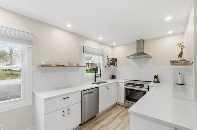 7779 Newport Drive, Clarkston, MI 48348