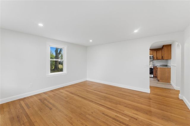 28 Plain Street, East Providence, RI 02916