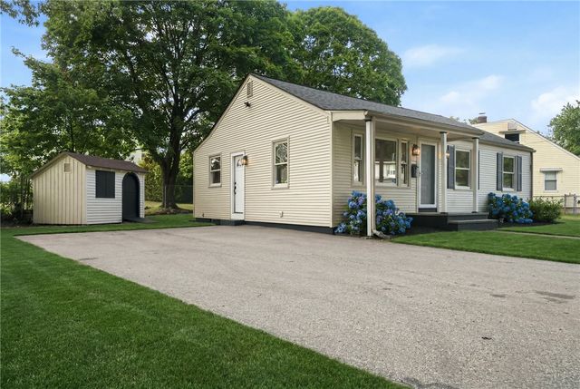 28 Plain Street, East Providence, RI 02916