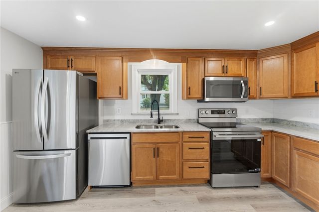 28 Plain Street, East Providence, RI 02916