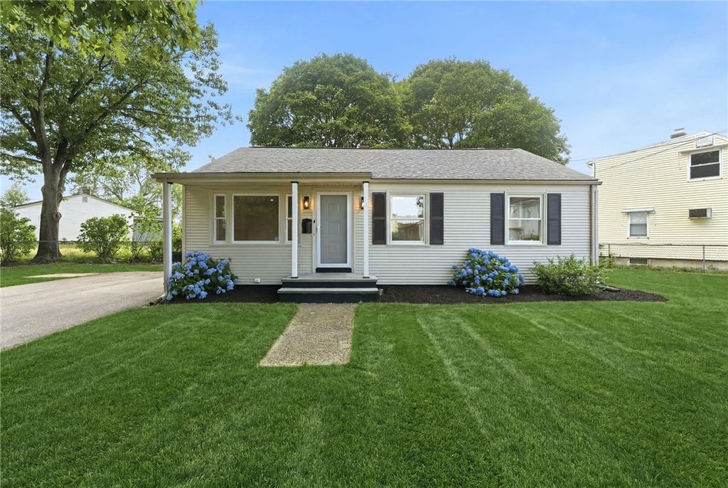 28 Plain Street, East Providence, RI 02916