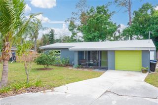 1877 Queen CT, North Fort Myers, FL 33917