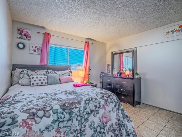 372 Linn Lane, Las Vegas, NV 89110