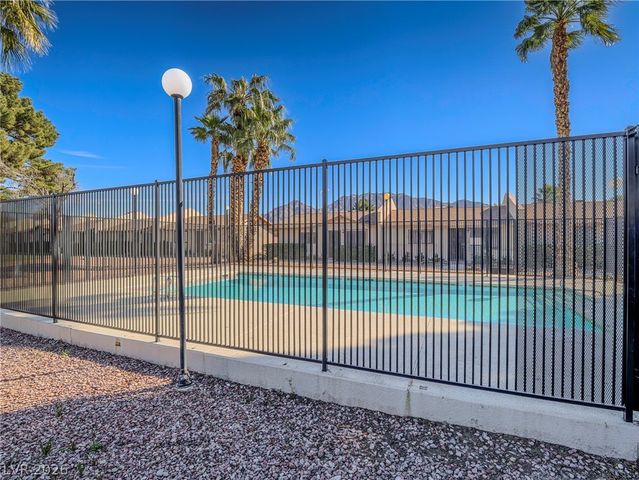 372 Linn Lane, Las Vegas, NV 89110