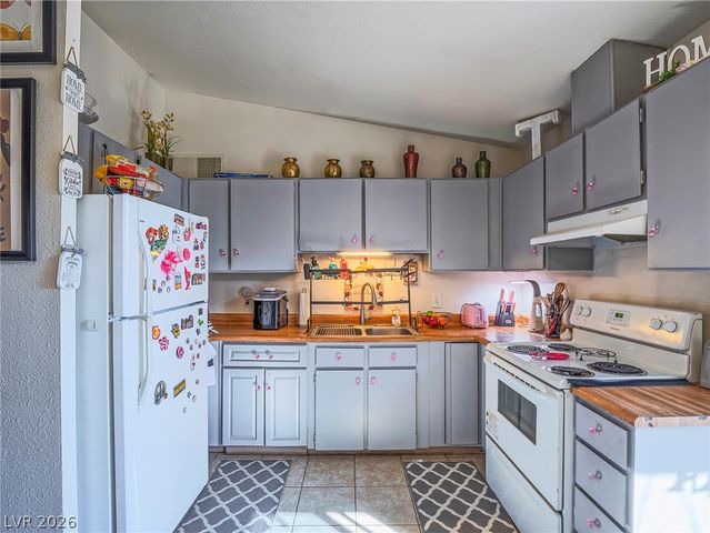 372 Linn Lane, Las Vegas, NV 89110