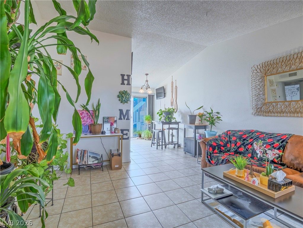 Image 4 of property listing at 372 Linn Lane, Las Vegas, NV 89110