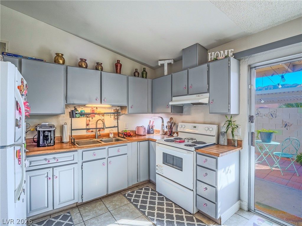 Image 9 of property listing at 372 Linn Lane, Las Vegas, NV 89110