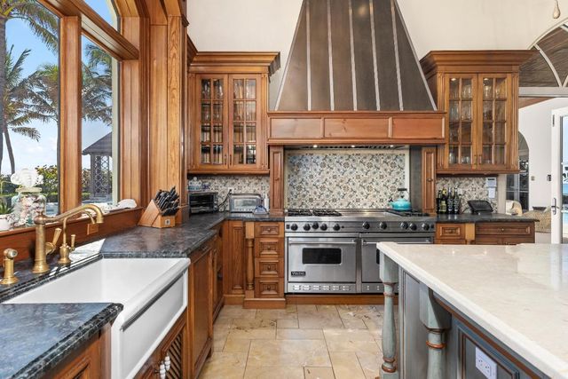 820 S Ocean Boulevard, Manalapan, FL 33462