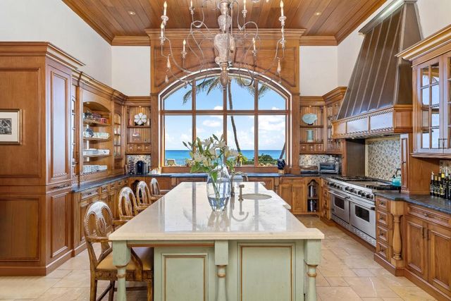 820 S Ocean Boulevard, Manalapan, FL 33462