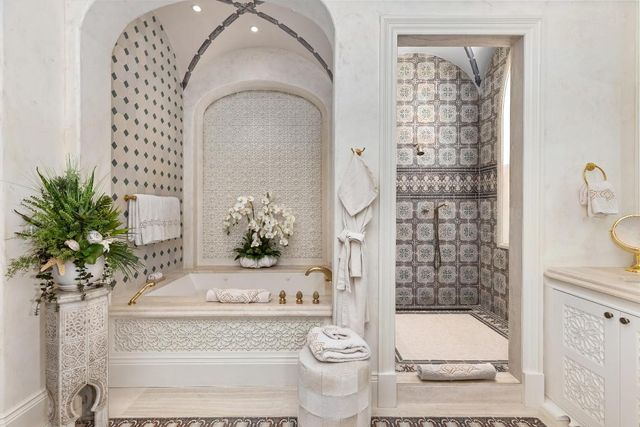 820 S Ocean Boulevard, Manalapan, FL 33462