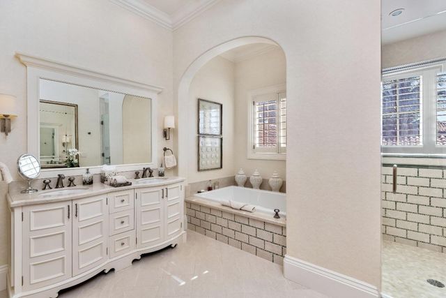 820 S Ocean Boulevard, Manalapan, FL 33462